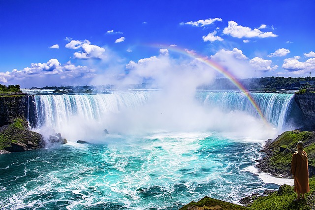 Niagara falls with a rainbow overhead